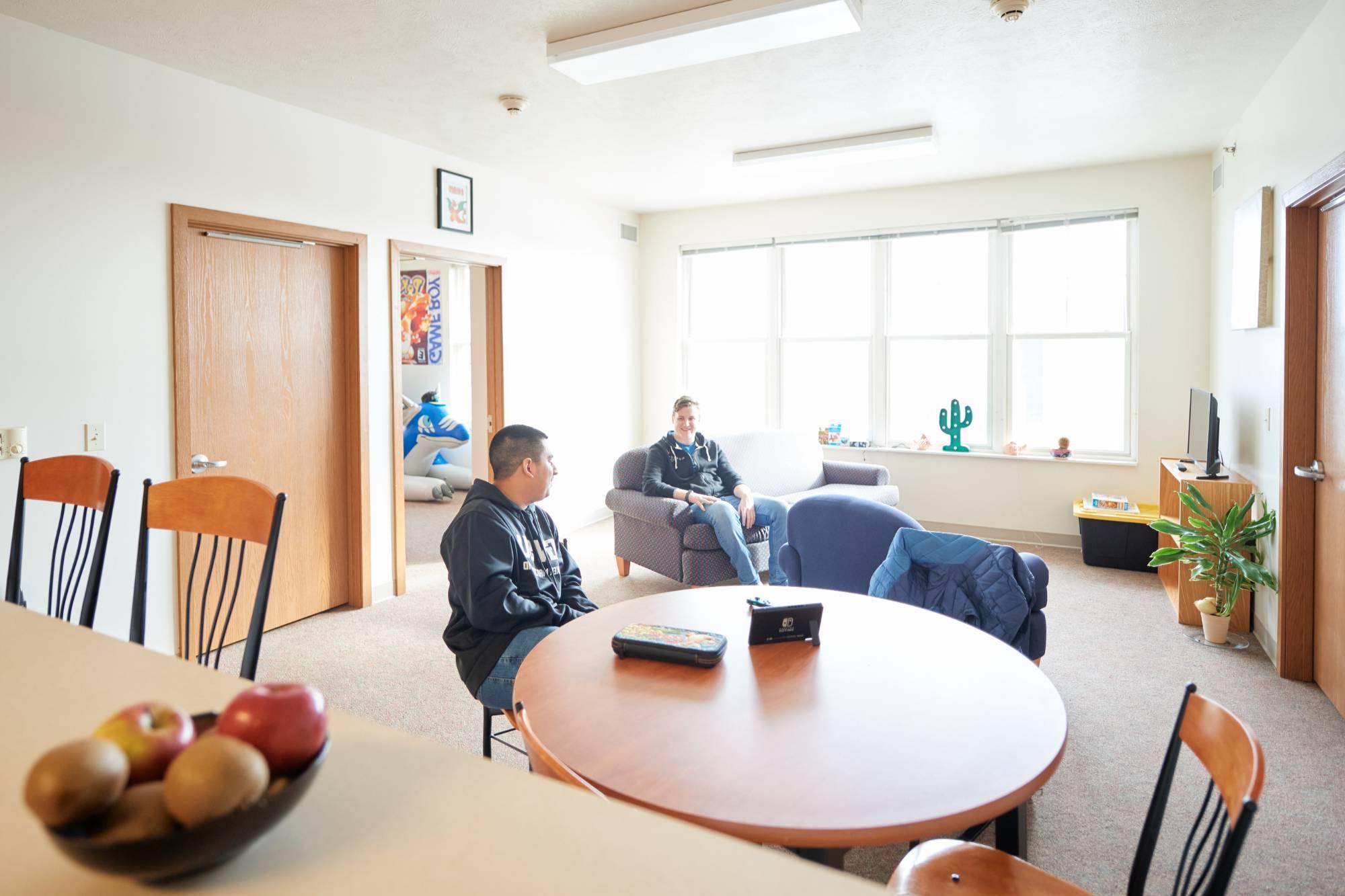 Students in a Murray apartment